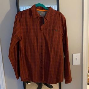 Men’s button up casual dress shirt